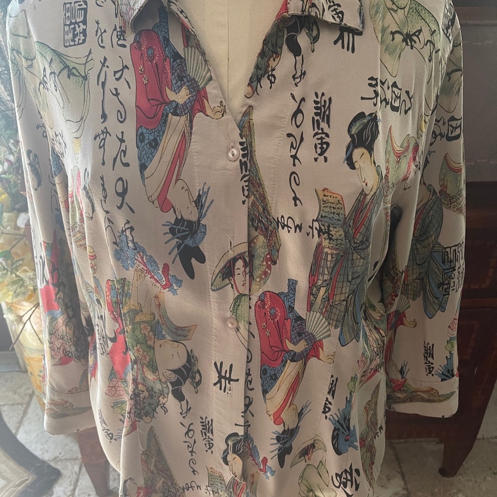 Oriental Blouse with long sleeves button down